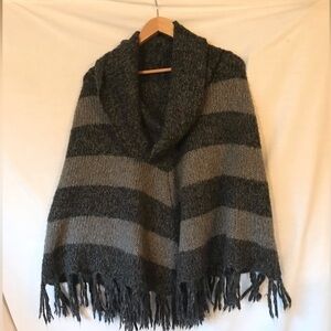 Bandolino Pancho Light and Dark Gray Striped Size M